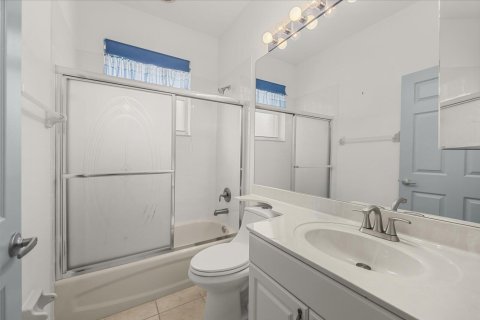 House in Port St. Lucie, Florida 3 bedrooms, 198.07 sq.m. № 2400509 - photo 29