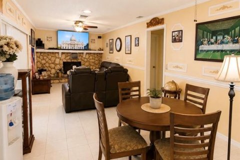 Купить виллу или дом в Винтер-Спрингс, Флорида 8 комнат, 149.48м2, № 2278073 - фото 10