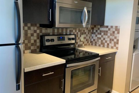 Condo in Stuart, Florida, 2 bedrooms  № 2378665 - photo 7