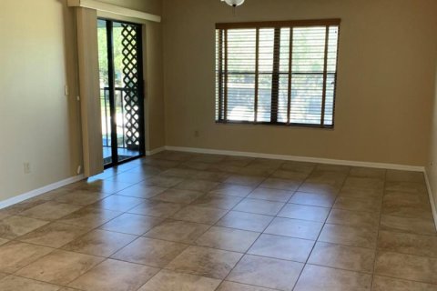 Condo in Stuart, Florida, 2 bedrooms  № 2378665 - photo 10