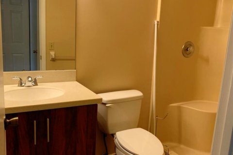 Condo in Stuart, Florida, 2 bedrooms  № 2378665 - photo 16