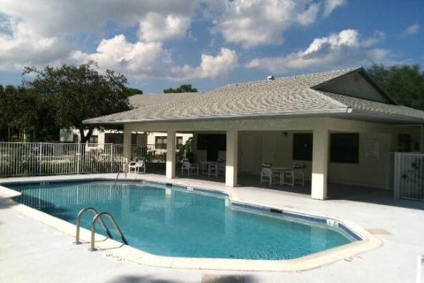 Condo in Stuart, Florida, 2 bedrooms  № 2378665 - photo 4