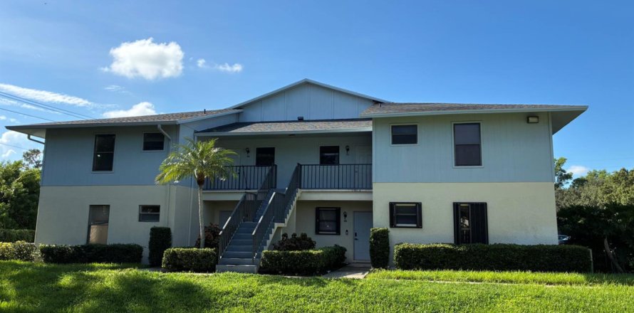 Condo in Stuart, Florida, 2 bedrooms  № 2378665