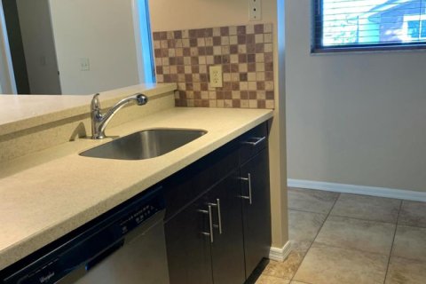 Condo in Stuart, Florida, 2 bedrooms  № 2378665 - photo 8