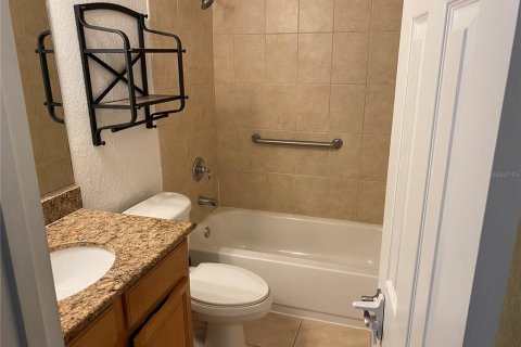 Condominio en alquiler en Sarasota, Florida, 2 dormitorios, 80.36 m2 № 1884112 - foto 7