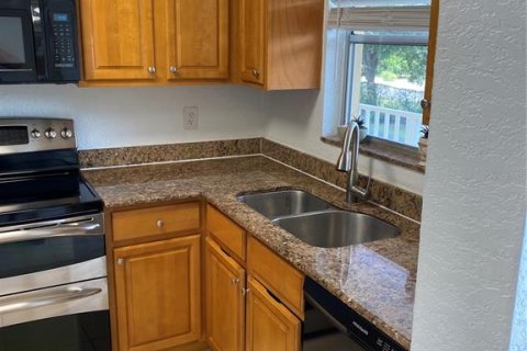 Condominio en alquiler en Sarasota, Florida, 2 dormitorios, 80.36 m2 № 1884112 - foto 2