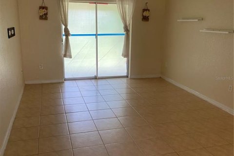 Condominio en alquiler en Sarasota, Florida, 2 dormitorios, 80.36 m2 № 1884112 - foto 5