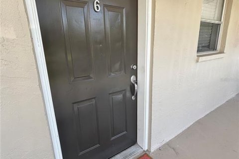 Condominio en alquiler en Sarasota, Florida, 2 dormitorios, 80.36 m2 № 1884112 - foto 1