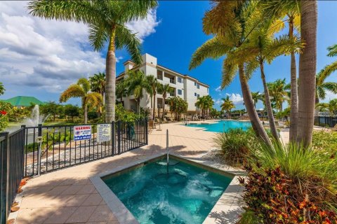 Condominio en alquiler en Apollo Beach, Florida, 3 dormitorios, 207.82 m2 № 2231778 - foto 30