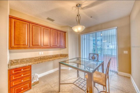 Condominio en alquiler en Apollo Beach, Florida, 3 dormitorios, 207.82 m2 № 2231778 - foto 8