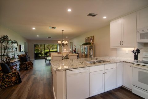 House in Sarasota, Florida 2 bedrooms, 142.05 sq.m. № 2122764 - photo 4