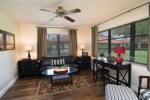 House in Sarasota, Florida 2 bedrooms, 142.05 sq.m. № 2122764 - photo 11