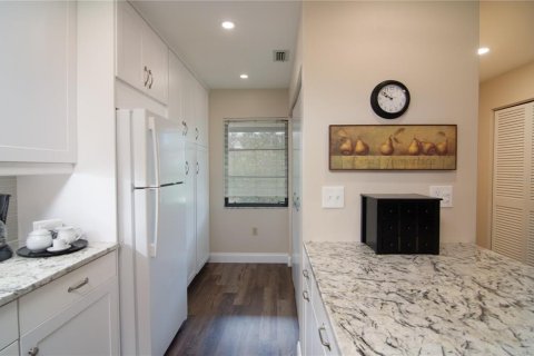 House in Sarasota, Florida 2 bedrooms, 142.05 sq.m. № 2122764 - photo 6