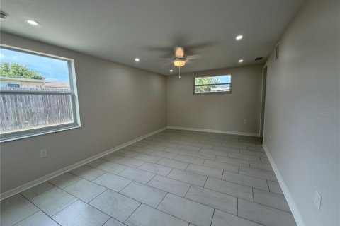 House in Holiday, Florida 3 bedrooms, 132.76 sq.m. № 2227865 - photo 13
