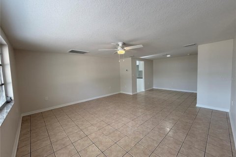 House in Holiday, Florida 3 bedrooms, 132.76 sq.m. № 2227865 - photo 3