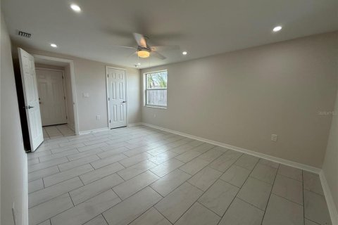 House in Holiday, Florida 3 bedrooms, 132.76 sq.m. № 2227865 - photo 14