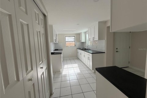 House in Holiday, Florida 3 bedrooms, 132.76 sq.m. № 2227865 - photo 8