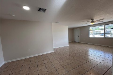 House in Holiday, Florida 3 bedrooms, 132.76 sq.m. № 2227865 - photo 5