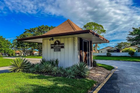 Condominio en venta en Stuart, Florida, 2 dormitorios, 109.81 m2 № 746257 - foto 1