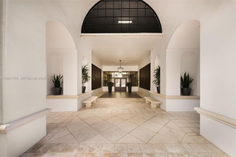 Copropriété à vendre à Coral Gables, Floride: 2 chambres, 95.04 m2 № 2180144 - photo 20
