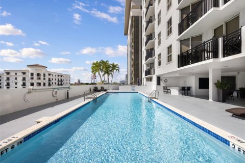 Copropriété à vendre à Coral Gables, Floride: 2 chambres, 95.04 m2 № 2180144 - photo 5