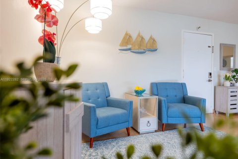 Copropriété à louer à Palm Beach, Floride: 3 chambres, 159.7 m2 № 1976342 - photo 27