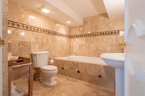 Copropriété à louer à Palm Beach, Floride: 3 chambres, 159.7 m2 № 1976342 - photo 11