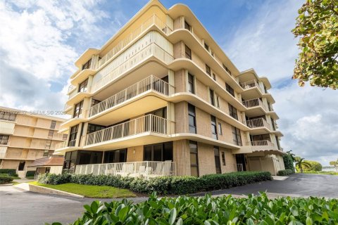 Copropriété à louer à Palm Beach, Floride: 3 chambres, 159.7 m2 № 1976342 - photo 25