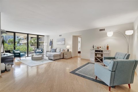 Снять в аренду кондоминиум в Палм-Бич, Флорида 3 спальни, 159.7м2, № 1976342 - фото 5