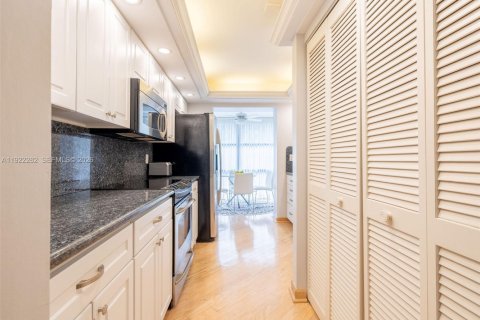 Copropriété à louer à Palm Beach, Floride: 3 chambres, 159.7 m2 № 1976342 - photo 20