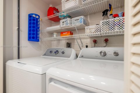 Copropriété à louer à Palm Beach, Floride: 3 chambres, 159.7 m2 № 1976342 - photo 13