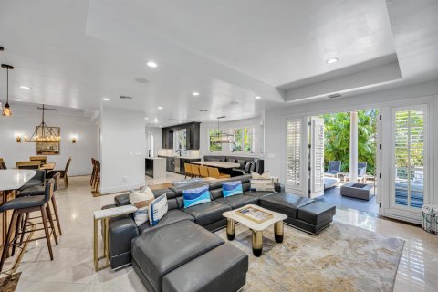 House in Fort Lauderdale, Florida 5 bedrooms, 424.1 sq.m. № 2190262 - photo 13