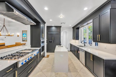 House in Fort Lauderdale, Florida 5 bedrooms, 424.1 sq.m. № 2190262 - photo 24