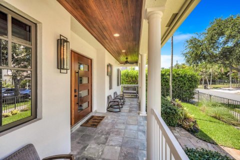 House in Fort Lauderdale, Florida 5 bedrooms, 424.1 sq.m. № 2190262 - photo 11