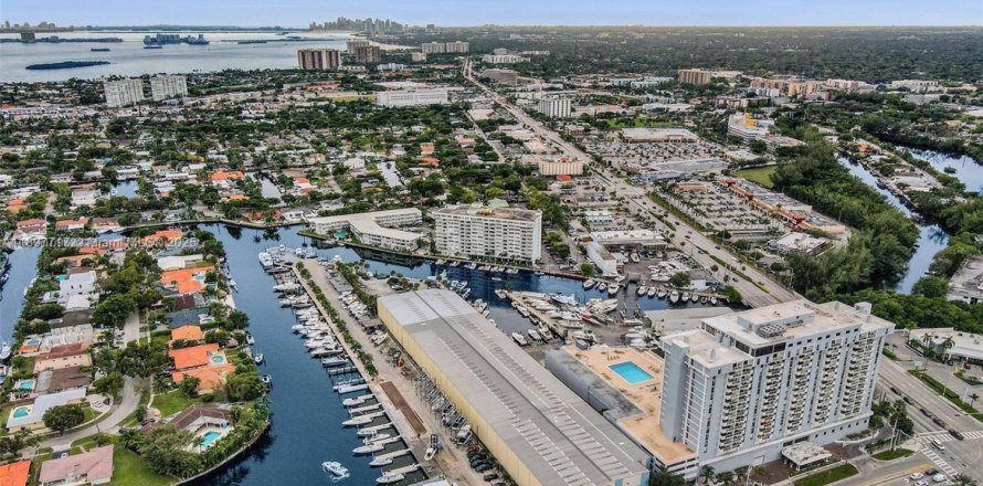 Condo à North Miami, Floride, 1 chambre  № 2014787
