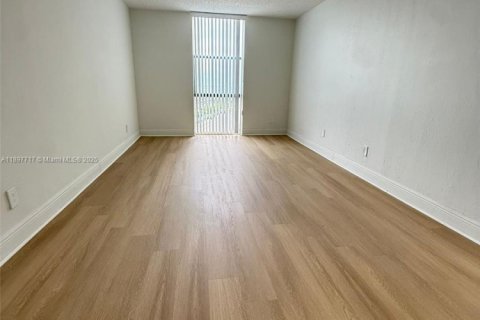 Copropriété à vendre à North Miami, Floride: 1 chambre, 68.75 m2 № 2014787 - photo 5