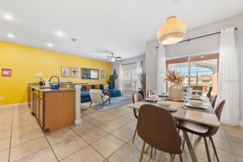 Touwnhouse à vendre à Kissimmee, Floride: 4 chambres, 176.7 m2 № 2102653 - photo 10