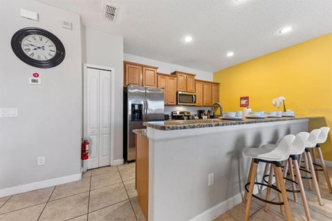 Touwnhouse à vendre à Kissimmee, Floride: 4 chambres, 176.7 m2 № 2102653 - photo 11