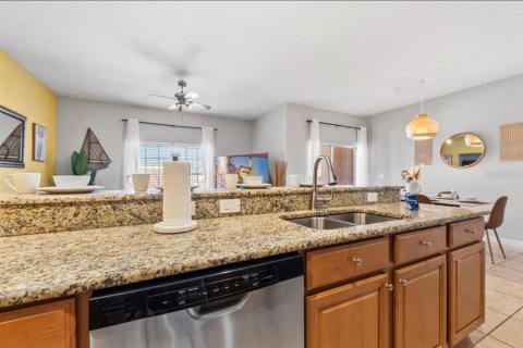 Touwnhouse à vendre à Kissimmee, Floride: 4 chambres, 176.7 m2 № 2102653 - photo 8