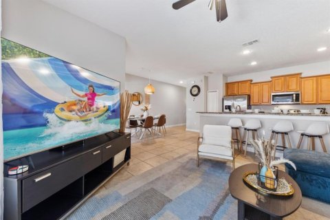 Touwnhouse à vendre à Kissimmee, Floride: 4 chambres, 176.7 m2 № 2102653 - photo 3