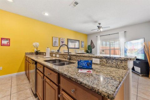 Touwnhouse à vendre à Kissimmee, Floride: 4 chambres, 176.7 m2 № 2102653 - photo 7