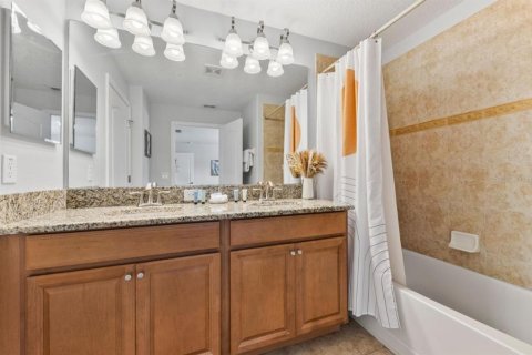 Touwnhouse à vendre à Kissimmee, Floride: 4 chambres, 176.7 m2 № 2102653 - photo 20