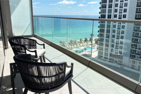 Copropriété à louer à Sunny Isles Beach, Floride: 2 chambres, 102.84 m2 № 1966838 - photo 15