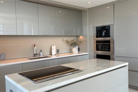 Copropriété à louer à Sunny Isles Beach, Floride: 2 chambres, 102.84 m2 № 1966838 - photo 2