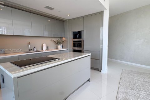 Copropriété à louer à Sunny Isles Beach, Floride: 2 chambres, 102.84 m2 № 1966838 - photo 3