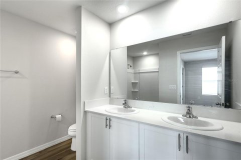 Touwnhouse à louer à Haines City, Floride: 3 chambres, 161.09 m2 № 2433640 - photo 9