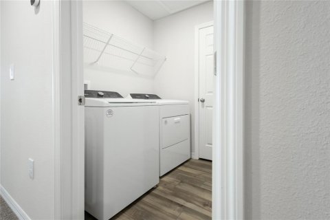 Touwnhouse à louer à Haines City, Floride: 3 chambres, 161.09 m2 № 2433640 - photo 18