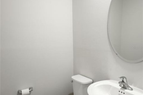 Touwnhouse à louer à Haines City, Floride: 3 chambres, 161.09 m2 № 2433640 - photo 11