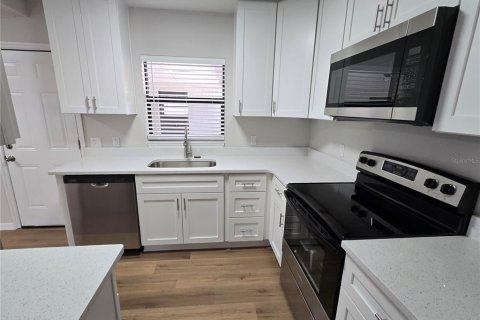 Villa ou maison à vendre à Tampa, Floride: 3 chambres, 109.16 m2 № 2405251 - photo 5