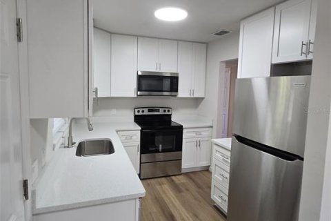 Villa ou maison à vendre à Tampa, Floride: 3 chambres, 109.16 m2 № 2405251 - photo 6